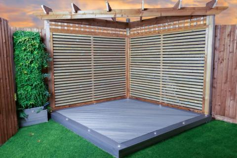 A finished deck in composite material